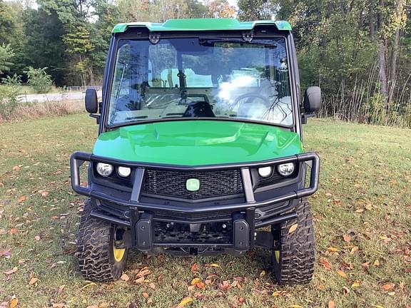 Image of John Deere XUV 835R equipment image 1