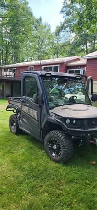 Image of John Deere XUV 835R Primary image