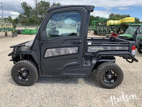 Image of John Deere XUV 835R equipment image 1