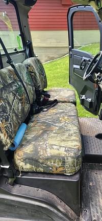 Image of John Deere XUV 835R equipment image 4
