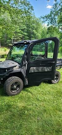 Image of John Deere XUV 835R equipment image 1