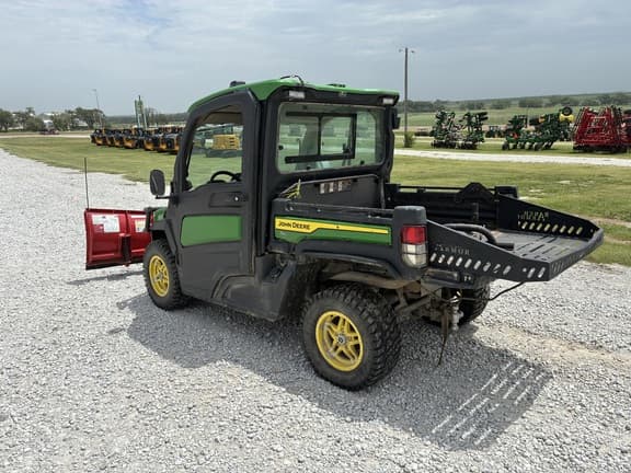 Image of John Deere XUV 835R equipment image 3