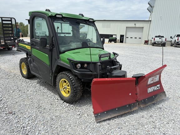 2023 John Deere XUV 835R Equipment Image0