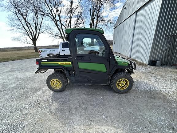 Image of John Deere XUV 835R equipment image 4