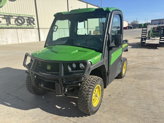2023 John Deere XUV 835R Equipment Image0