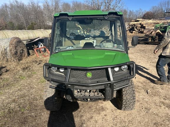 Image of John Deere XUV 835R equipment image 1