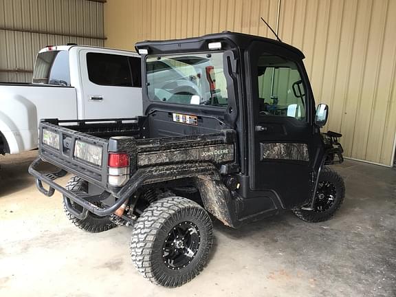 Image of John Deere XUV 835R equipment image 3