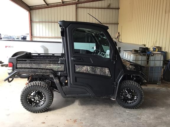 Image of John Deere XUV 835R Primary image