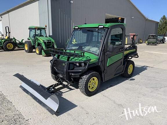 Image of John Deere XUV 835R equipment image 4