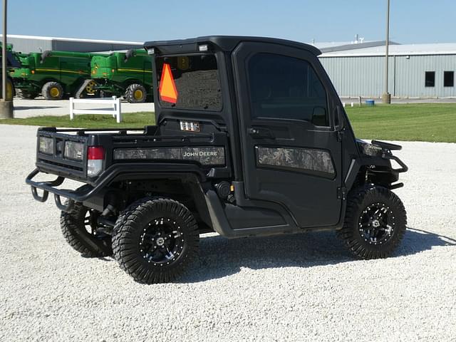 Image of John Deere XUV 835R equipment image 2