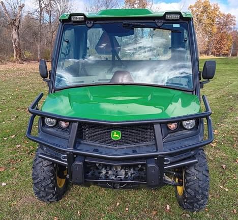 Image of John Deere XUV 835R equipment image 1
