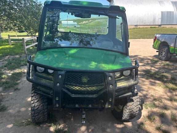 Image of John Deere XUV 835R equipment image 1