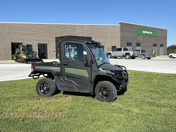 Image of John Deere XUV 835R equipment image 2