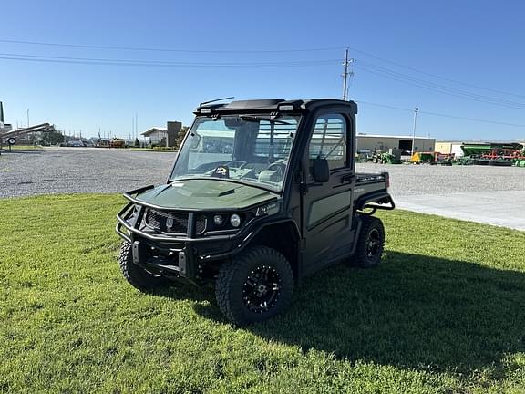 Image of John Deere XUV 835R Primary image