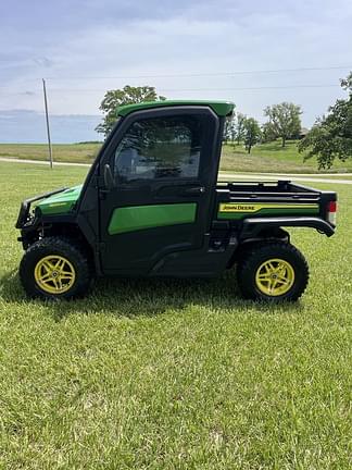 Image of John Deere XUV 835R equipment image 1