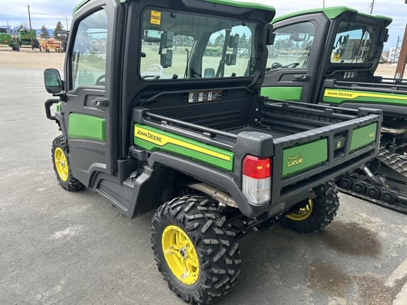 Image of John Deere XUV 835R equipment image 2