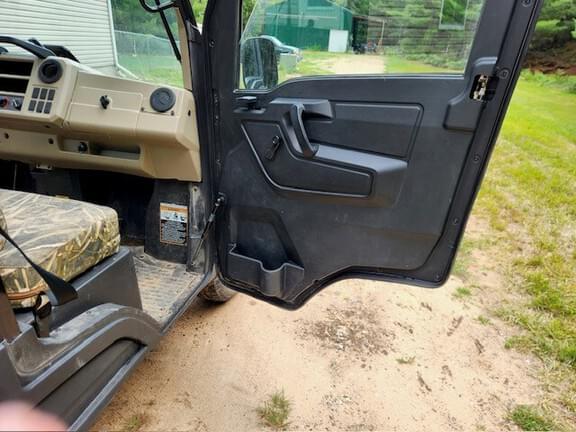 Image of John Deere XUV 835R equipment image 4