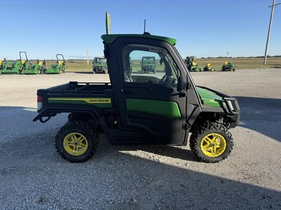Image of John Deere XUV 835R equipment image 4