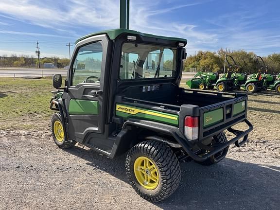 Image of John Deere XUV 835R equipment image 2