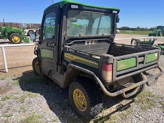 Image of John Deere XUV 835R equipment image 1