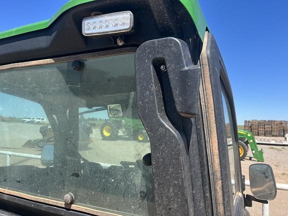 Image of John Deere XUV 835R equipment image 3