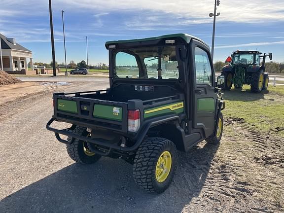 Image of John Deere XUV 835R equipment image 4