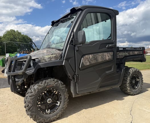 2023 John Deere XUV 835R Equipment Image0