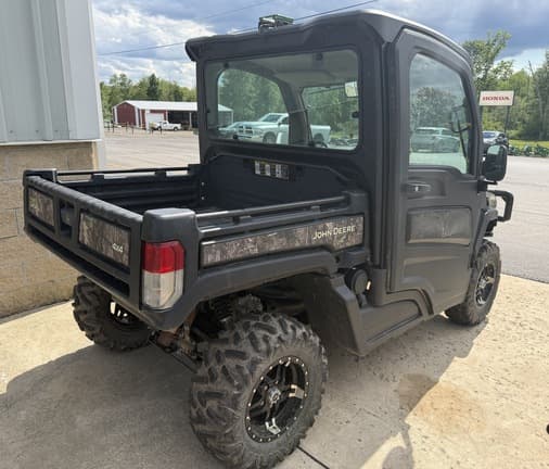 Image of John Deere XUV 835R equipment image 4
