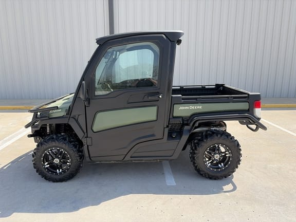 2023 John Deere XUV 835R Equipment Image0