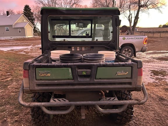 Image of John Deere XUV 835R equipment image 4