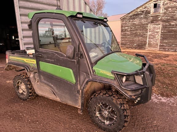 Image of John Deere XUV 835R equipment image 1