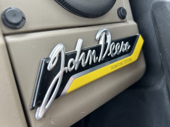 Image of John Deere XUV 835R equipment image 3