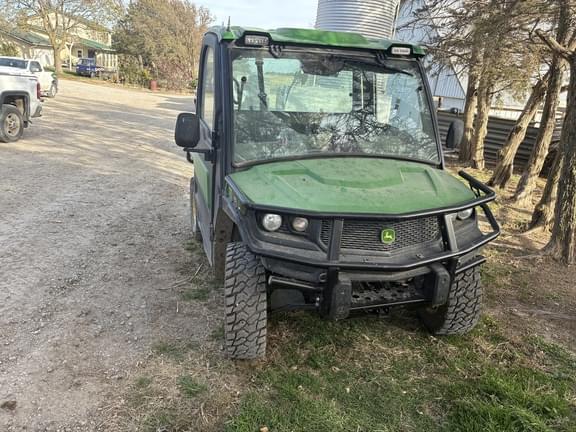 Image of John Deere XUV 835R equipment image 1