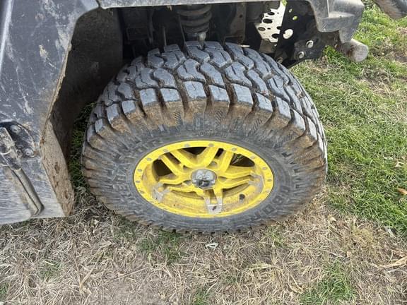 Image of John Deere XUV 835R equipment image 4