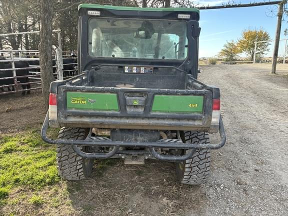 Image of John Deere XUV 835R equipment image 3