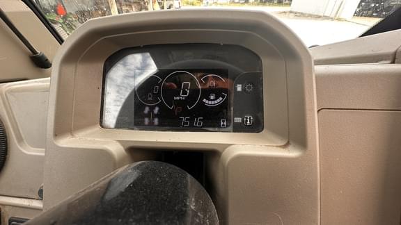 Image of John Deere XUV 835R equipment image 4