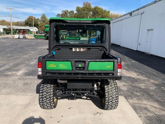 Image of John Deere XUV 835R equipment image 2