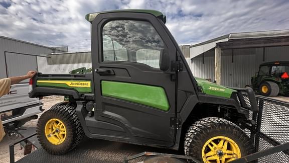 Image of John Deere XUV 835R Primary image