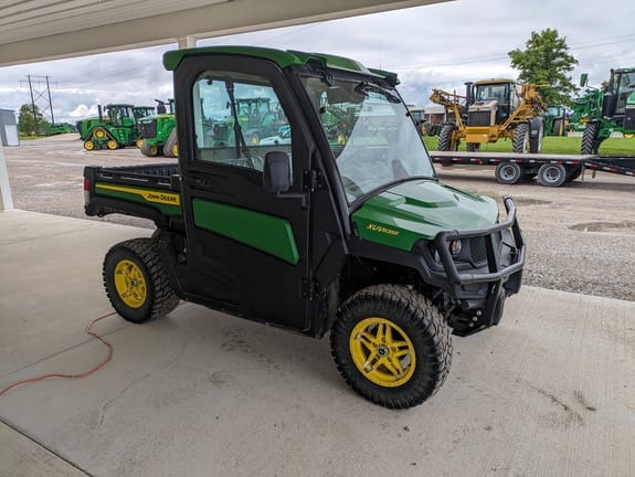 2023 John Deere XUV 835R Equipment Image0