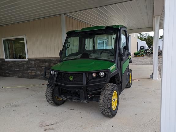 Image of John Deere XUV 835R equipment image 1