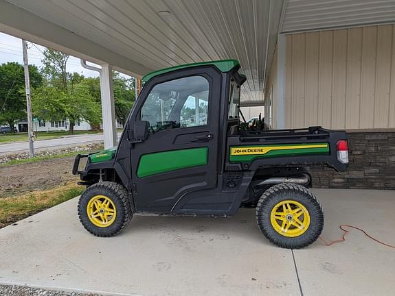 Image of John Deere XUV 835R equipment image 2