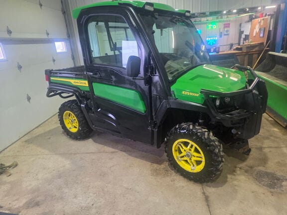2023 John Deere XUV 835R Equipment Image0