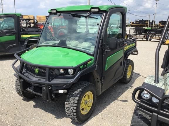 Image of John Deere XUV 835R equipment image 1
