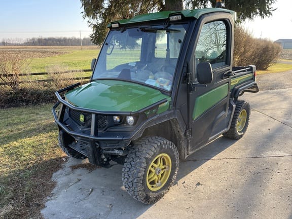 2023 John Deere XUV 835R Equipment Image0