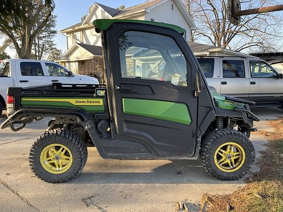 Image of John Deere XUV 835R equipment image 2