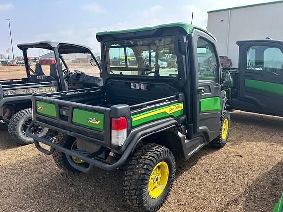 Image of John Deere XUV 835R equipment image 2