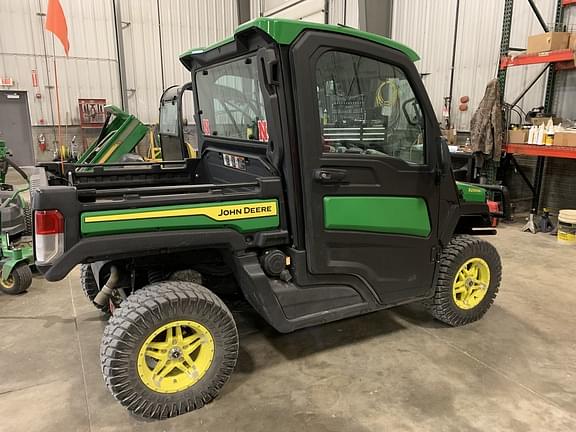 Image of John Deere XUV 835R equipment image 1