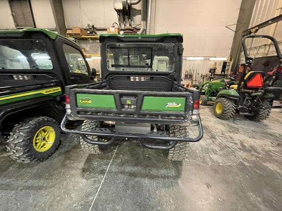 Image of John Deere XUV 835R equipment image 3