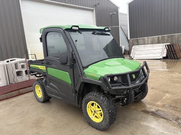 2023 John Deere XUV 835R Equipment Image0