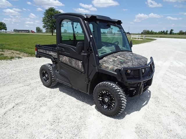 Image of John Deere XUV 835R equipment image 2
